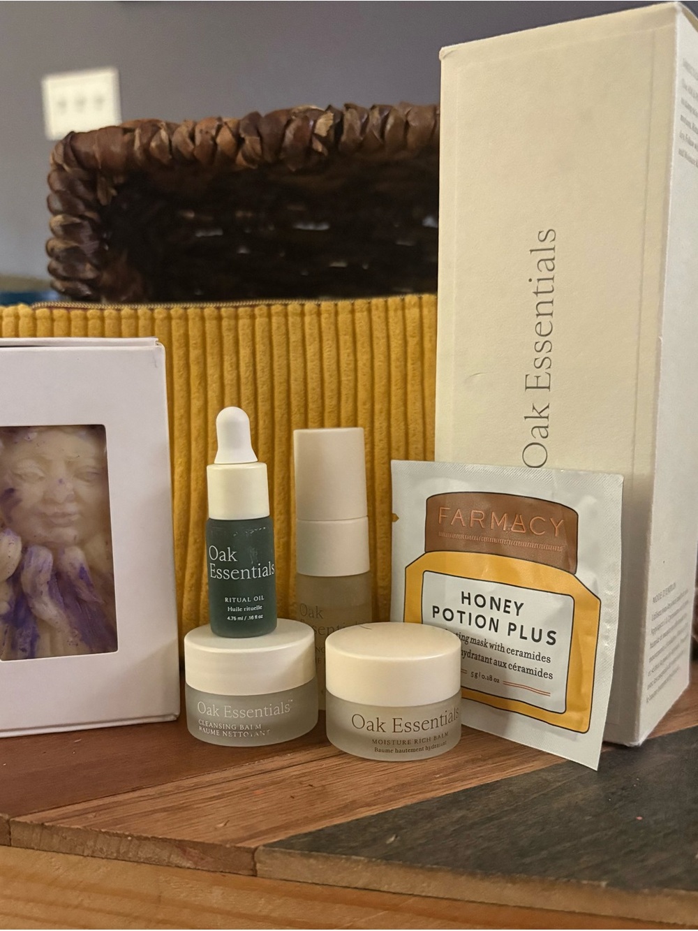 Oak Essentials Spa Bundle | Full Size Cleansing Milk, Minis, Farmacy + Pouch
